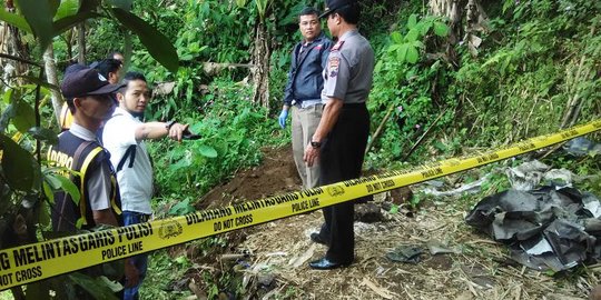 Mayat Bayi Perempuan Ditemukan di Tumpukan Sampah Kali Baru Bojonggede