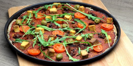 Bukan Pakai Tepung, Ini Cara Membuat Pizza yang Rendah Kalori tapi Tetap Enak