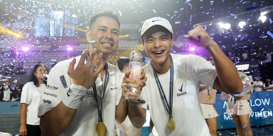 Menang Lagi-Lagi Tenis, Raffi Ahmad dan Dion Wiyoko Raih Piala Bertabur Berlian Rp2 M