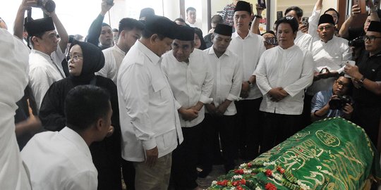 Desmond Mahesa Meninggal Dunia, Ganjar hingga Prabowo Melayat ke Rumah Duka