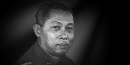 kolonel tni nekat terjun dengan kaki retak, begitu mendarat langsung jadi jenderal