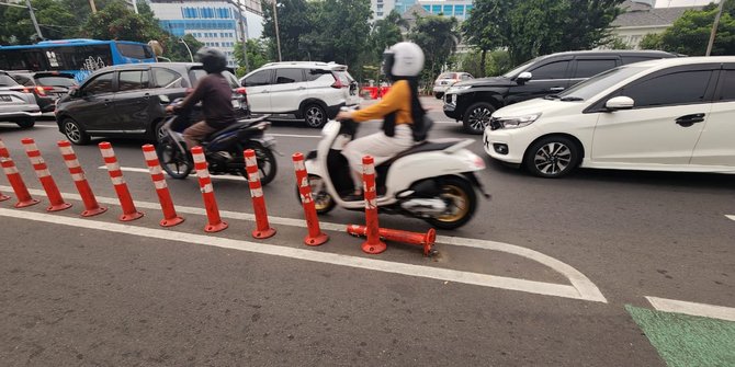 Stick Cone Pembatas Jalur Sepeda Nasibmu Kini: Rusak, Hilang & Terabaikan