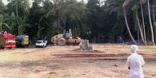 Pembongkaran Rumoh Geudong Saksi Bisu Pelanggaran HAM Berat Aceh hanya Sisakan Tangga