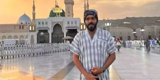 Pria Ini Jalan Kaki Setahun ke Makkah, Tempuh Jarak 8.600 KM Demi Naik Haji