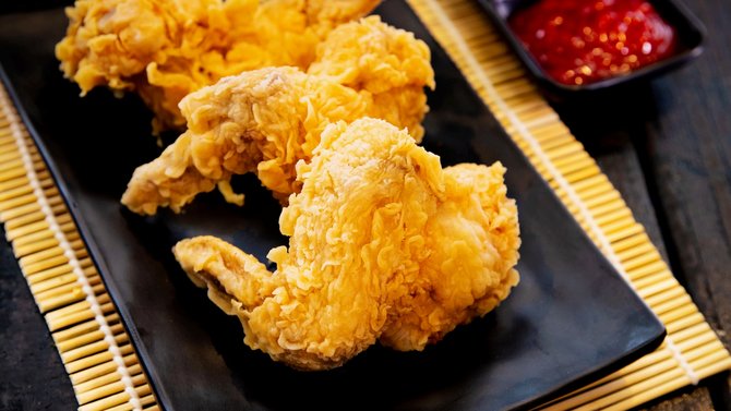 ilustrasi ayam krispi atau american fried chicken