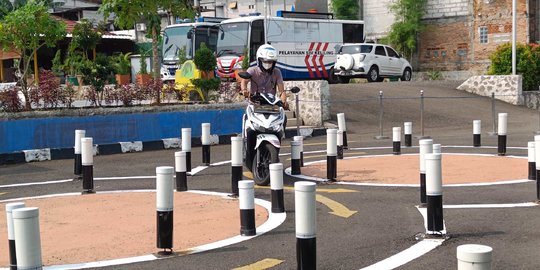 Trik Lucu Ketum Muhammadiyah saat Ujian SIM: Motor Dituntun sampai Ditegur Polisi