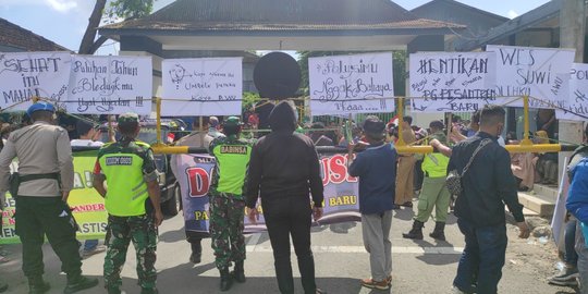 Ratusan Warga Kediri Datangi Pabrik Gula Protes Masalah Polusi Udara