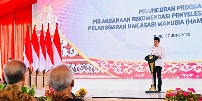 Jokowi Soal Kasus HAM Berat Diselesaikan Non Yudisial: Ikhtiar Pemulihan Luka Bangsa