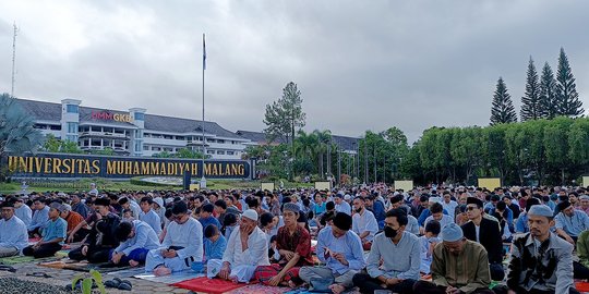 Khusyuknya Ribuan Jemaah Salat Iduladha di Malang