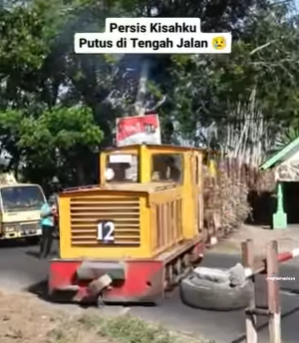 kereta pembawa tebu putus di tengah rel warganet ramai beri respons kocak