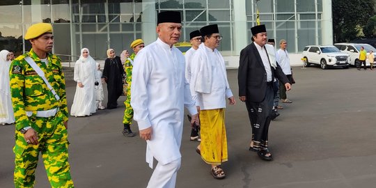 Akbar Tanjung, Sekjen Lodewijk dan Menpora Salat Iduladha di DPP Golkar