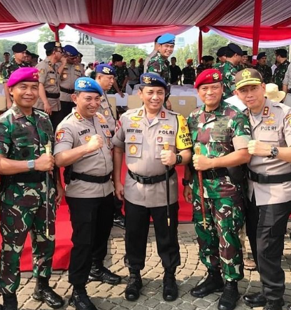 pensiunan jenderal polri ini kini buka warung makan tujuannya mulia banget