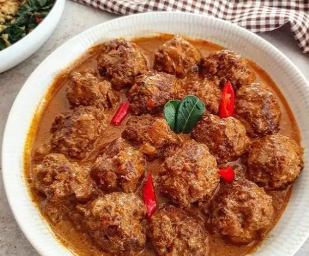 rendang daging sapi