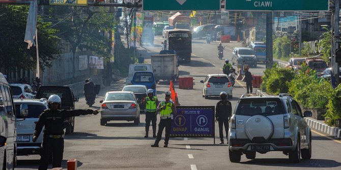Polisi Berlakukan Sistem Satu Arah Antisipasi Kepadatan Kendaraan saat Libur Iduladha
