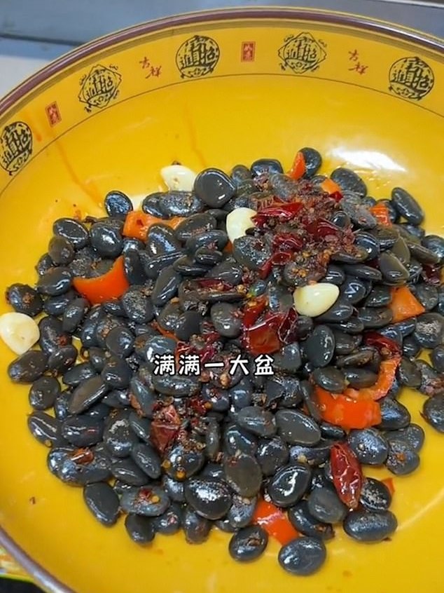 Warga China Tengah Gandrungi Kuliner Tumis Batu Apanya Yang Disantap