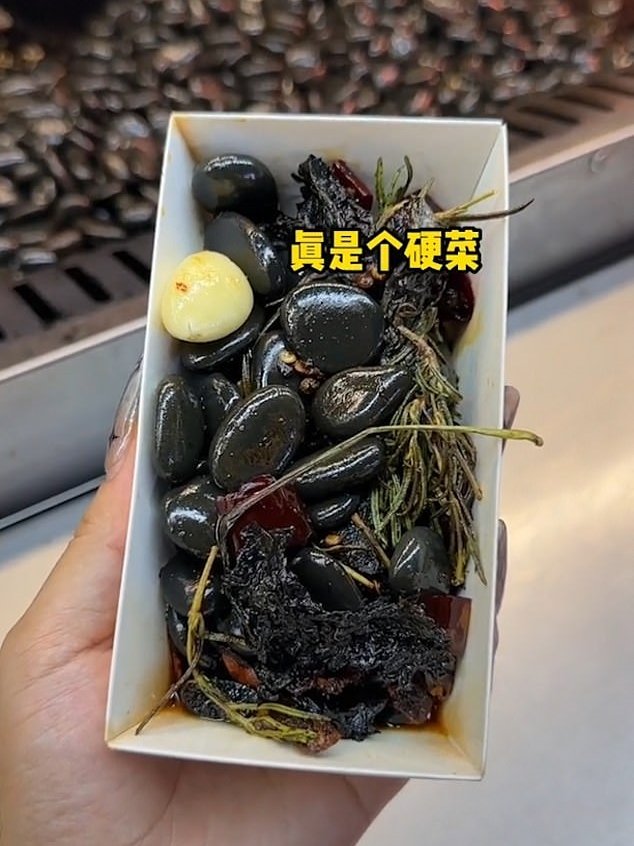 suodiu masakan tumis batu yang sedang viral di china