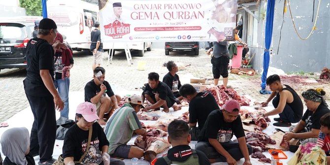 Sahabat Ganjar Salurkan Daging Kurban untuk Warga DKI Jakarta dan Depok