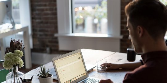 Beda dengan Malas, Ini Tips agar Tidak Menunda Pekerjaan