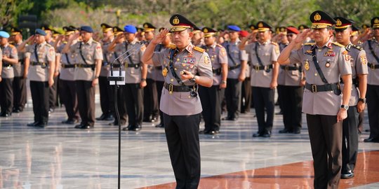 Jelang HUT Bhayangkara, Kapolri Ziarah ke TMP Kalibata Kenang Perjuangan Pahlawan