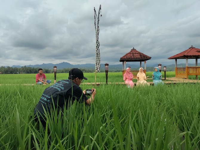 kepala desa megulungkidul malik khairul anam