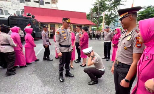 kenaikan pangkat belum bawa istri anggota polisi langsung dihukum atasan