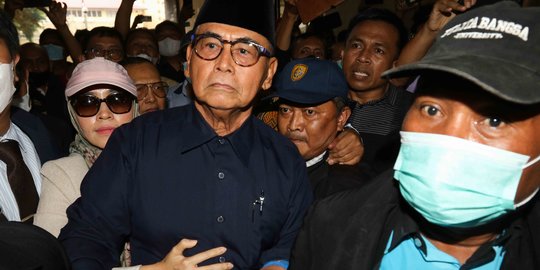 Selesai Diperiksa, Panji Gumilang Dikawal Ketat Personel Polri