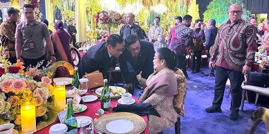 Momen Mahfud MD Menunduk dan Dibisiki Megawati, Apa yang Disampaikan?