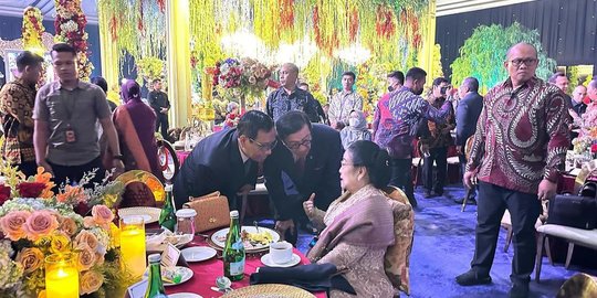 Bisik-Bisik Megawati ke Mahfud MD di Resepsi Cucunya Berbuntut Panjang
