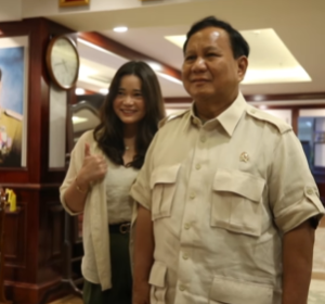 ekspresi istri denny sumargo deg degan foto sama prabowo ditenangkan jusuf hamka