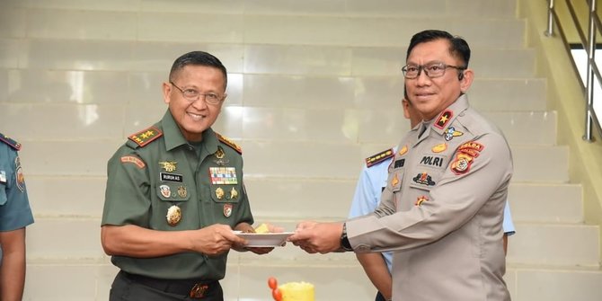 Jenderal Bintang 2 TNI Mendadak Ajak Anggotanya Menggeruduk Mapolda Maluku, Ada Apa?