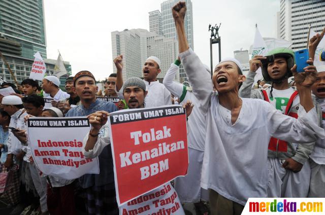 Foto : Demo FPI di Bundaran HI merdeka.com