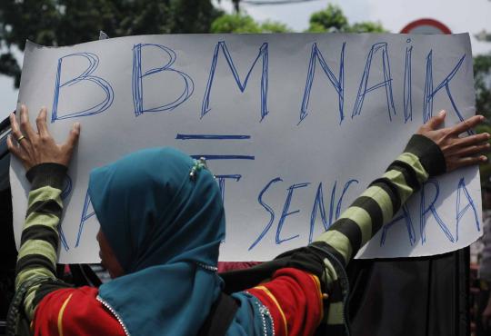 Demonstran segel SPBU di Tangerang