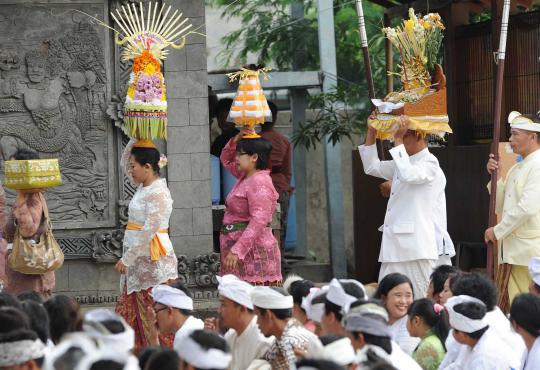 Ribuan umat Hindu Jakarta ikuti upacara Melasti