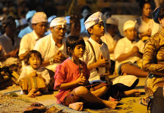 Ribuan umat Hindu Jakarta ikuti upacara Melasti