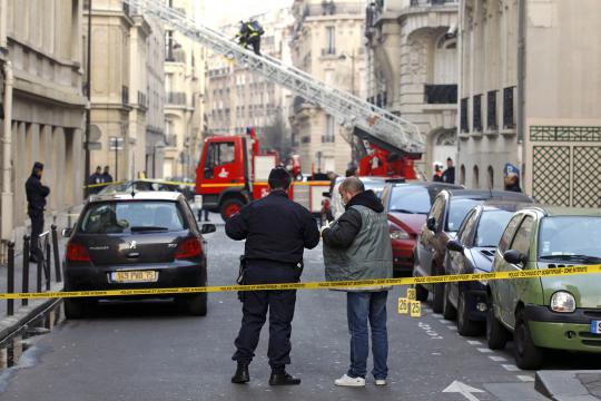 Bom di depan KBRI Paris