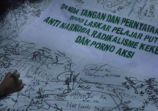 Tanda tangan tolak pornografi