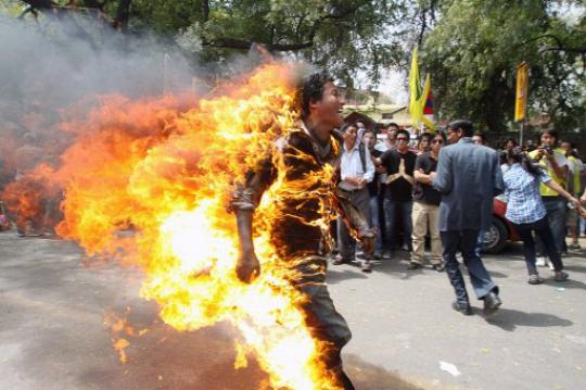 Pemuda Tibet bakar diri 