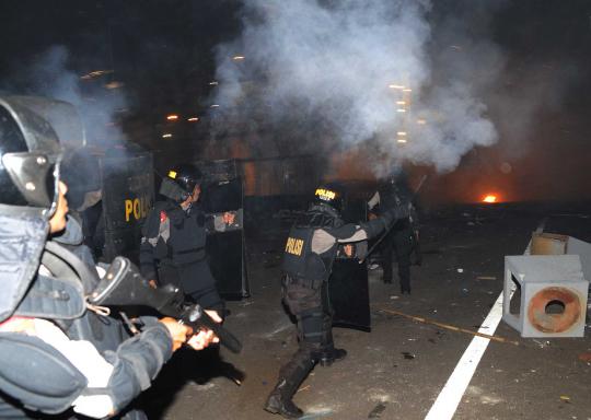 Demonstran di DPR kocar-kacir