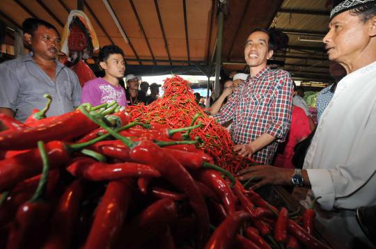 Jokowi kunjungi Pasar Senen