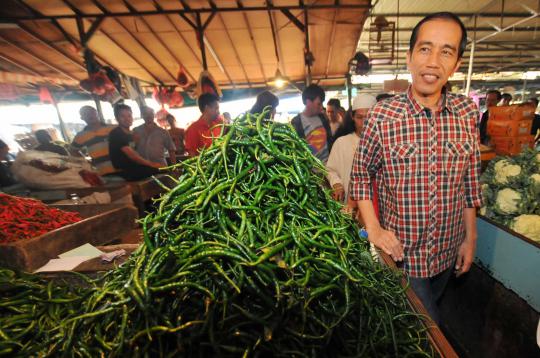 Jokowi kunjungi Pasar Senen