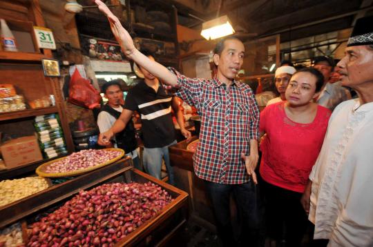 Jokowi kunjungi Pasar Senen