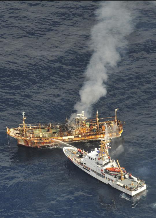 "Kapal Hantu" Jepang ditenggelamkan