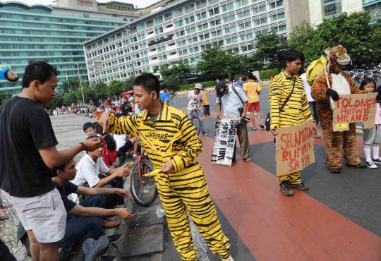 Greenpeace sosialisasi Harimau Sumatera di Bundaran HI