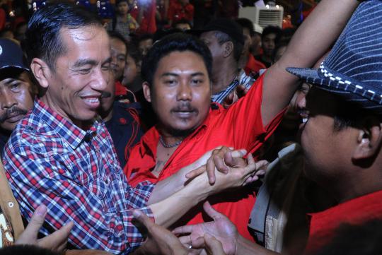 Jokowi kenalkan batik ondel-ondel