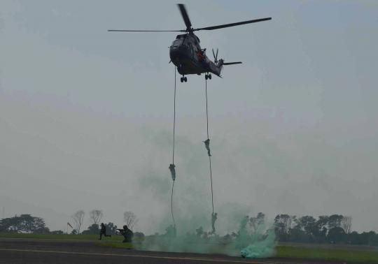 Jet Sukhoi beraksi di HUT TNI AU