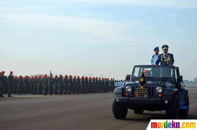 Foto : Jet Sukhoi beraksi di HUT TNI AU merdeka.com