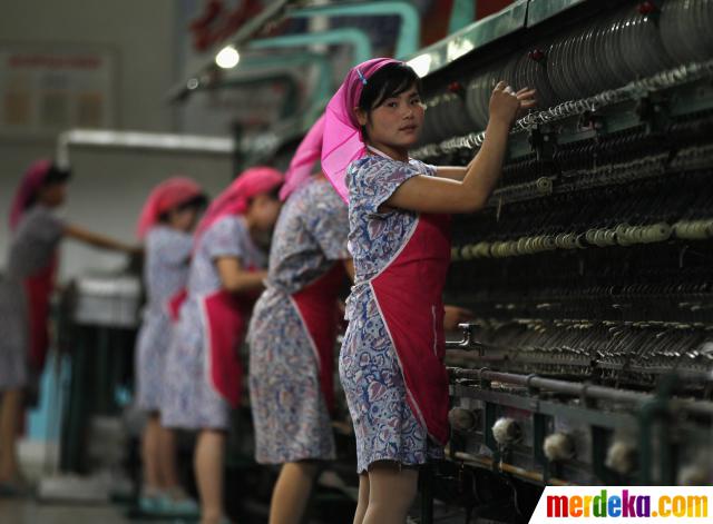Foto Pekerja wanita  di Korea  Utara  merdeka com
