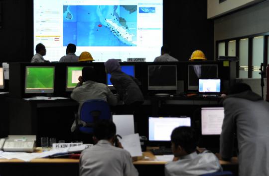 Kesibukan kantor BMKG Jakarta saat gempa 