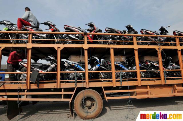 Foto Pengiriman  sepeda  motor  di Pelabuhan Tanjung Priok 