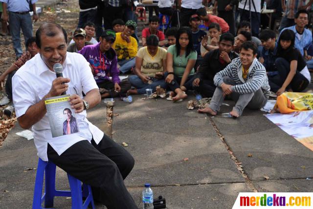 Foto : Mantan Dankor Marinir ngobrol dengan komunitas 